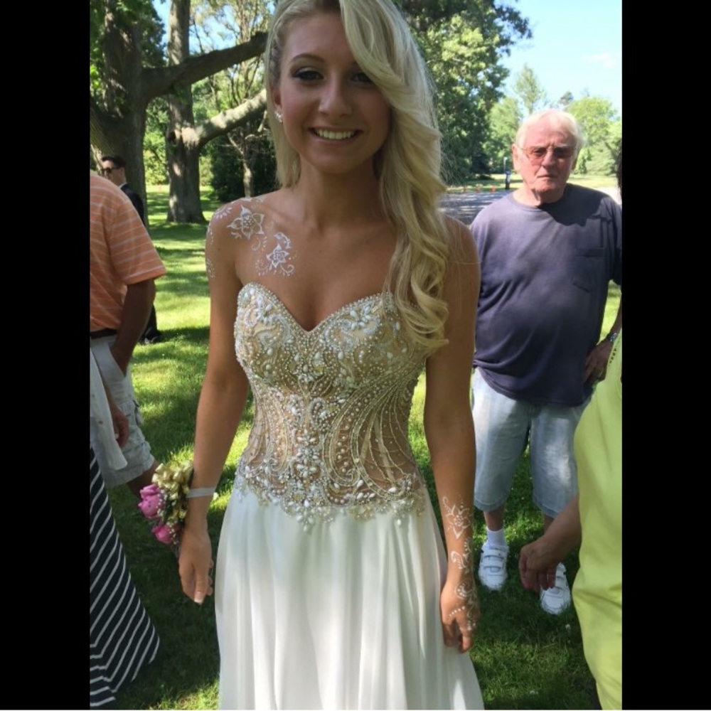 Wedding dress/ prom dress Size 0